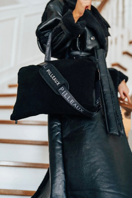 Pilleaux: The Original Pillow Bag